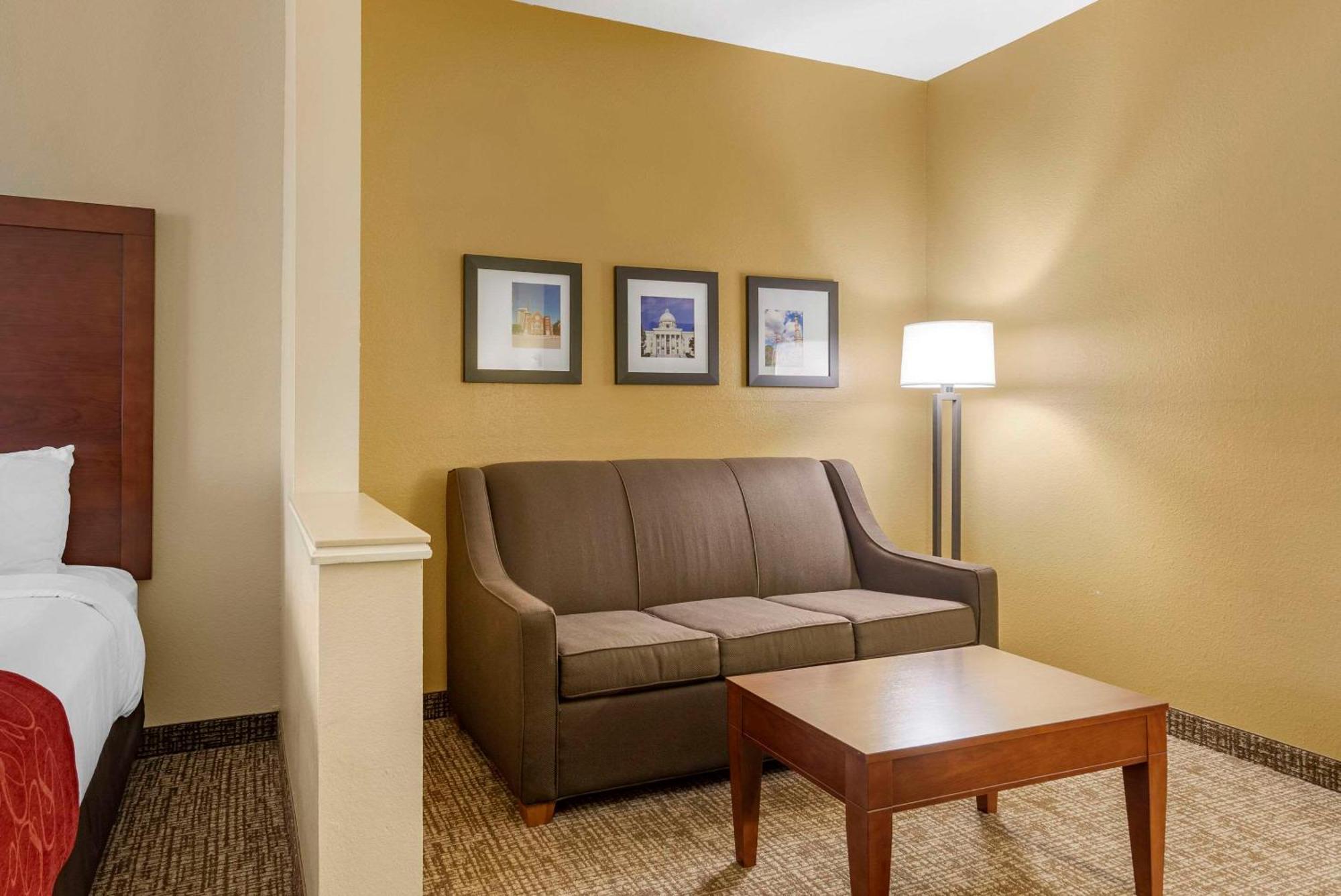 Comfort Suites Montgomery East Monticello Dr Buitenkant foto