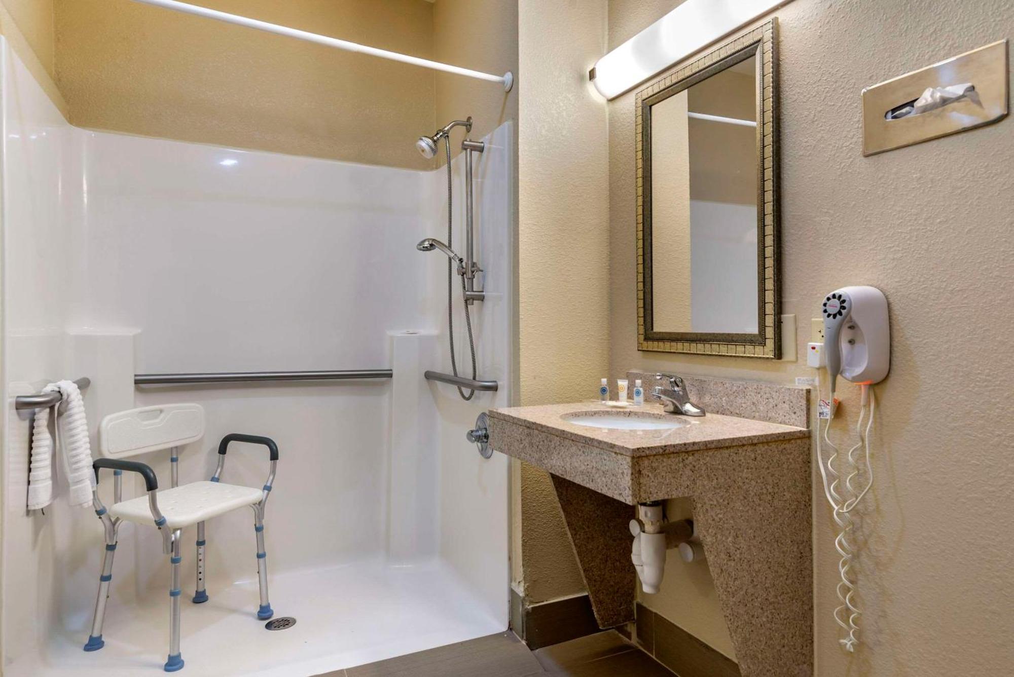 Comfort Suites Montgomery East Monticello Dr Buitenkant foto
