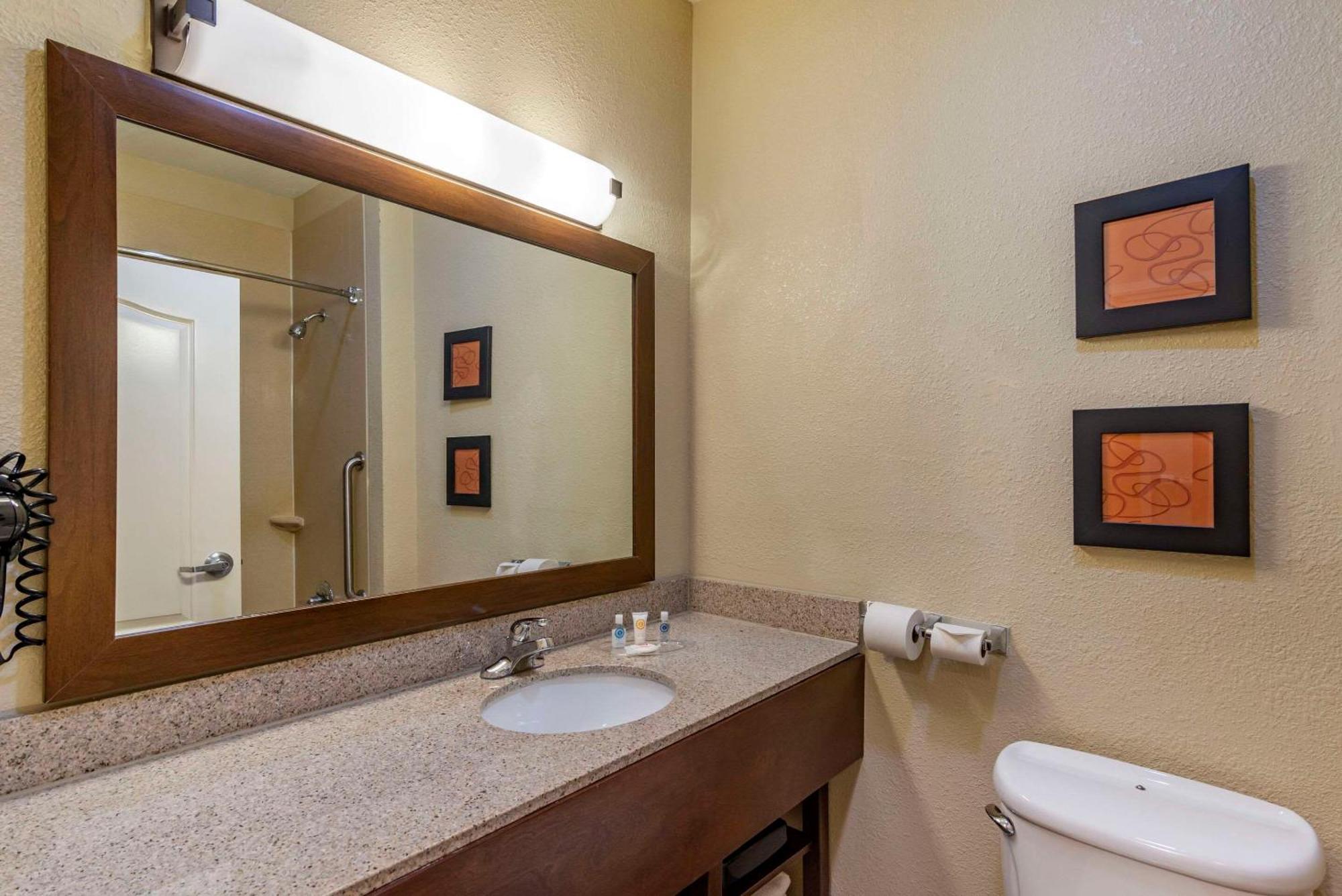 Comfort Suites Montgomery East Monticello Dr Buitenkant foto